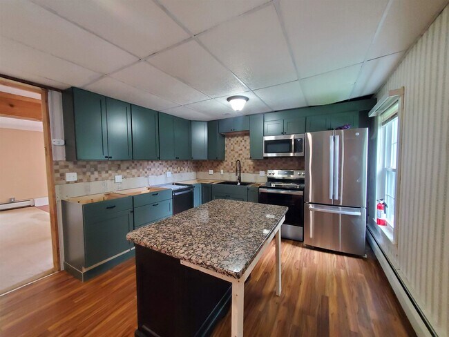 Building Photo - 526 Canaan St