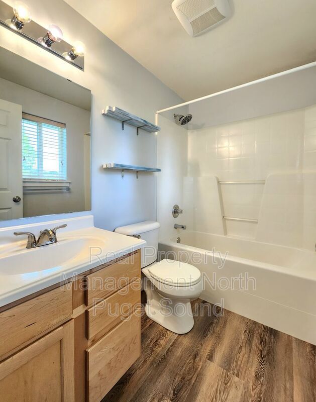 Building Photo - 7209 31st Pl NE