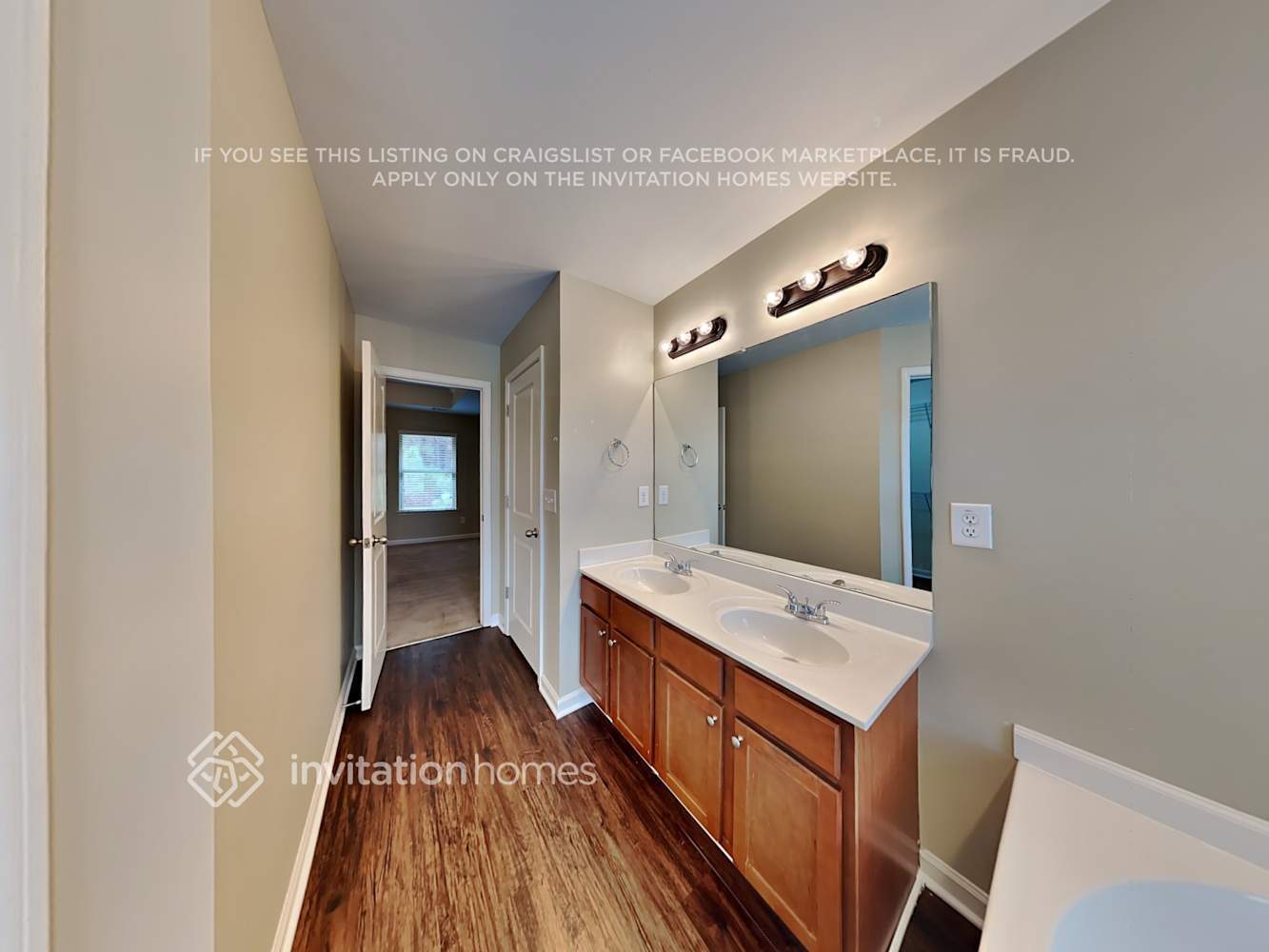 Building Photo - 490 Village Broad St