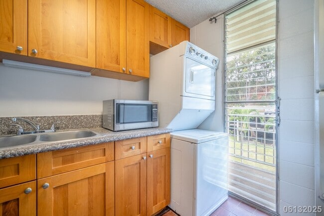 Building Photo - 2 Bed 1 Bath Condo In Valleyview Melemanu