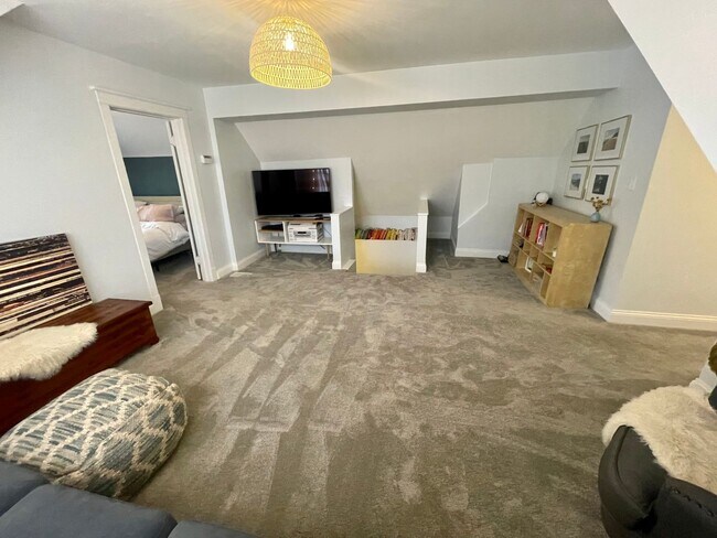 Building Photo - Large Rehabbed Portage Park Bungalow With Oversized Back Yard Oasis