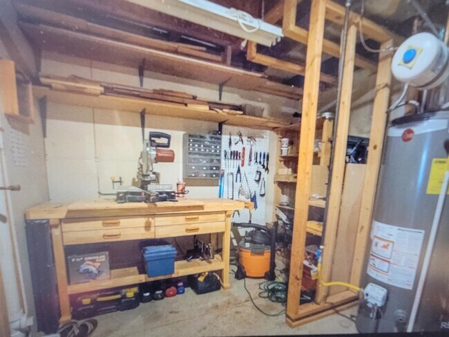 Building Photo - 15572 Dawson Creek Dr