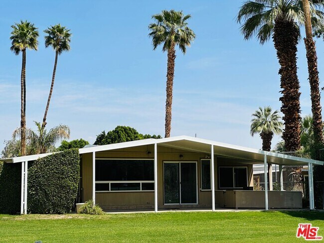 Primary Photo - 425 S Paseo Laredo