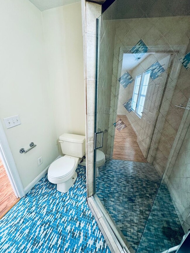 Building Photo - Duplex for Rent in TA school District