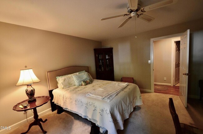 Building Photo - 531 Weathersfield