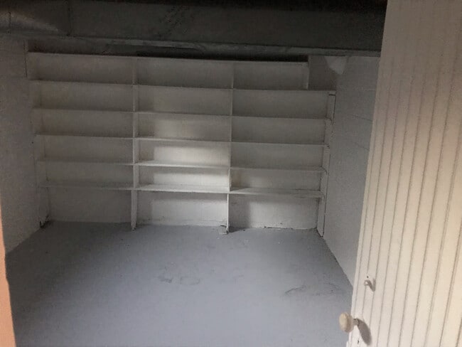 Building Photo - 566 E Sebewaing St