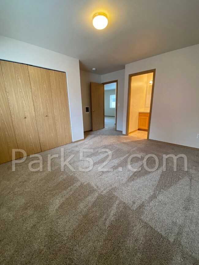 Building Photo - 2 Bedroom 2 Bathroom - Upper Level Condo - Bonney Lake - #L3