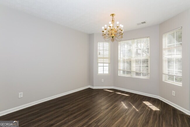 Building Photo - 2286 Strathmoor Manor Dr