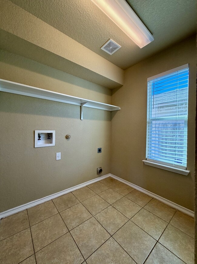 Building Photo - 7027 Fisherman Sky