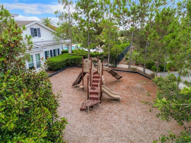 Building Photo - 15465 Honeybell Dr