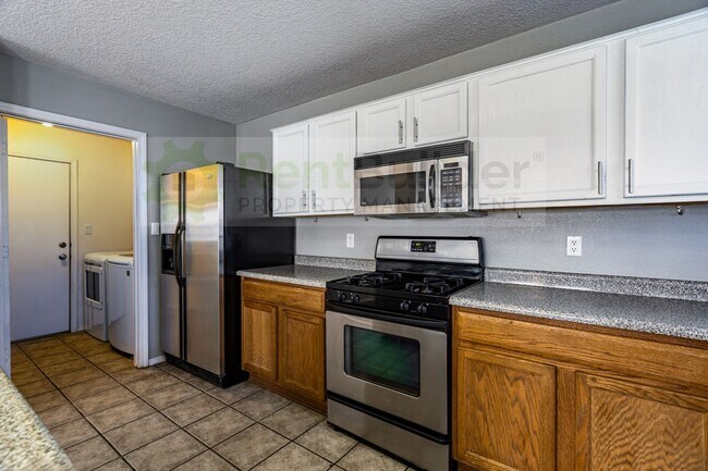 Building Photo - THIS ONE WILL GO FAST!