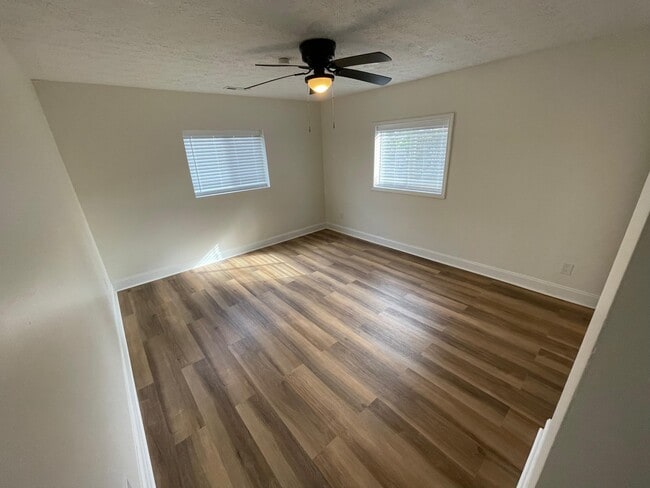 Building Photo - 1855 Tanis Dr