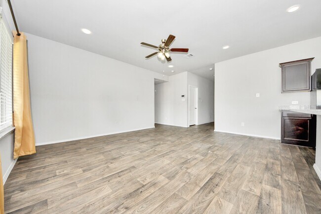 Building Photo - 23431 Harrow Fld Ln