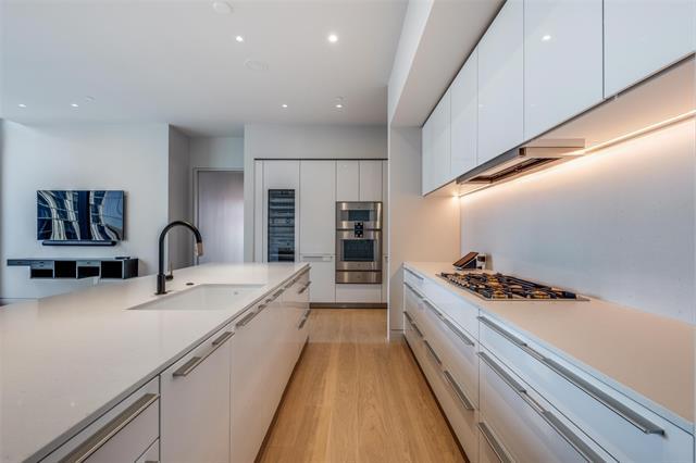 Building Photo - 1747 Leonard St