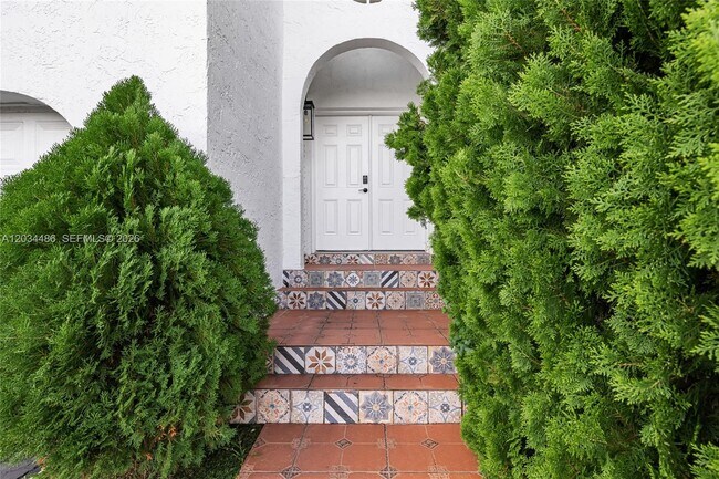 Building Photo - 6768 SW 104th Ave