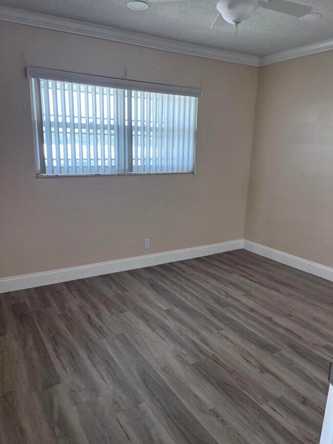Building Photo - 251 S Golf Blvd