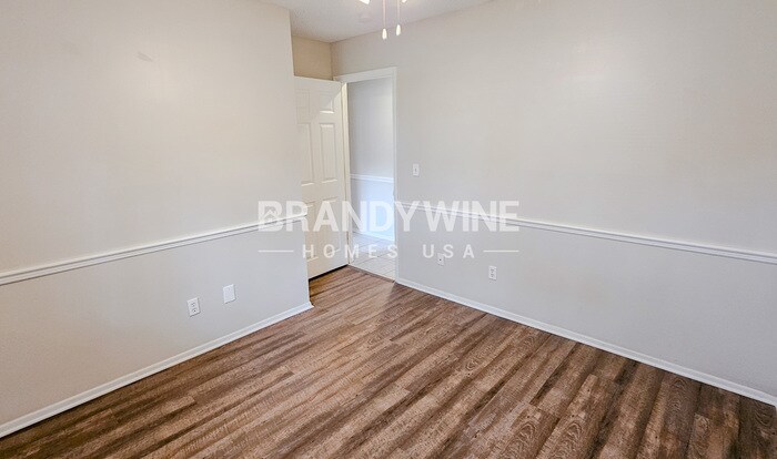 Building Photo - 737 Country Shire Ln