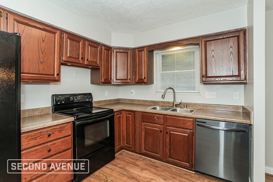 Building Photo - 4384 Mt Alverno Rd