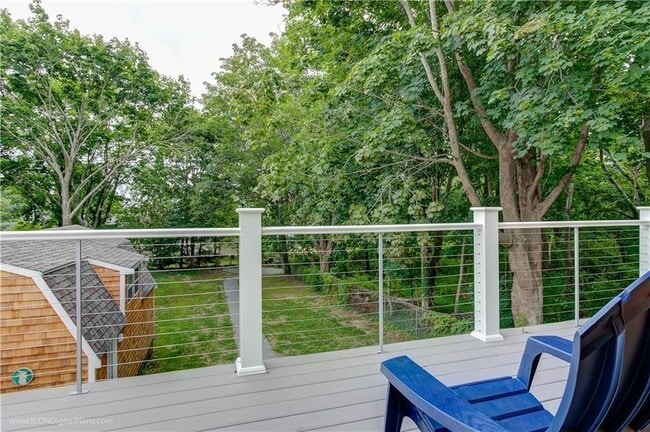 Building Photo - 59 Melrose Ave