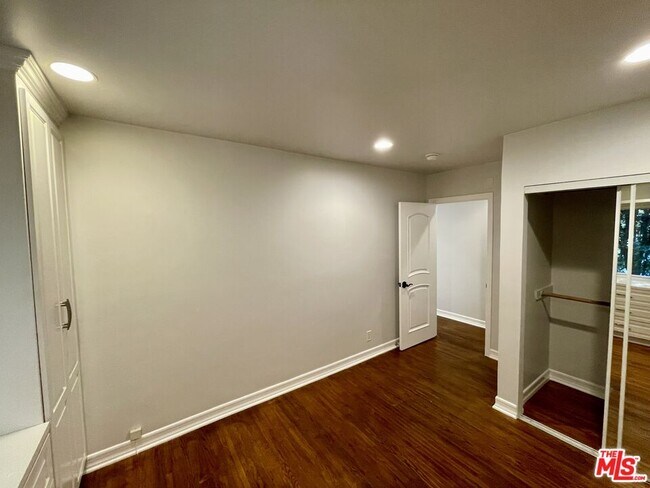 Building Photo - 5017 Edgewood Pl