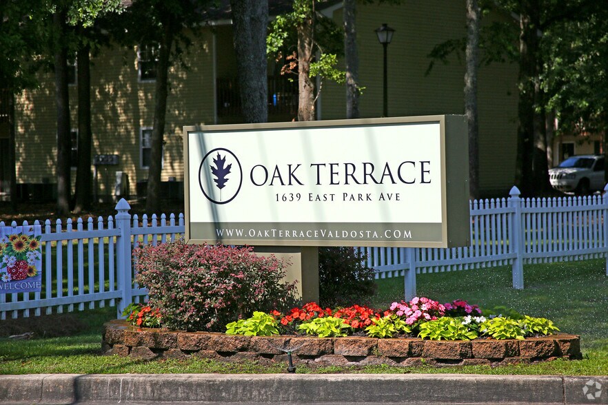 Oak Terrace 1639 E Park Ave Valdosta GA 31602 Apartment Finder