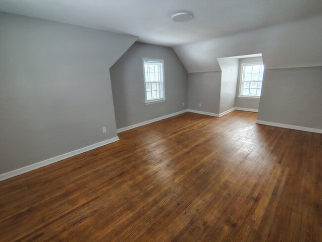 Building Photo - 2516 Lawndale Ave