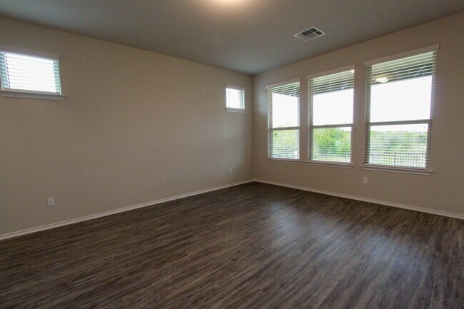 Building Photo - Newly Built 3 Bedroom, 2.5 Bath House in Round Rock's University Park Villas
