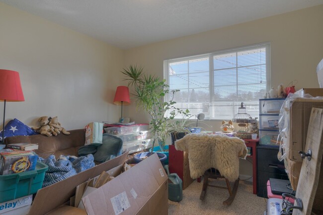Building Photo - Hillcrest - 612/614