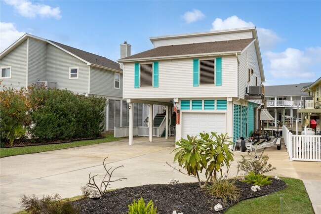 Building Photo - 1114 Tiki Dr