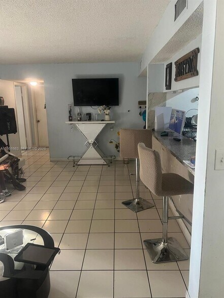 Building Photo - 590 NW 114th Ave