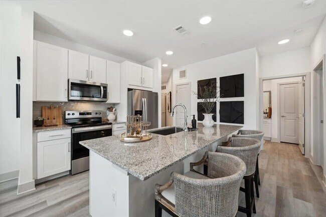 Building Photo - 945 Blakey Ln