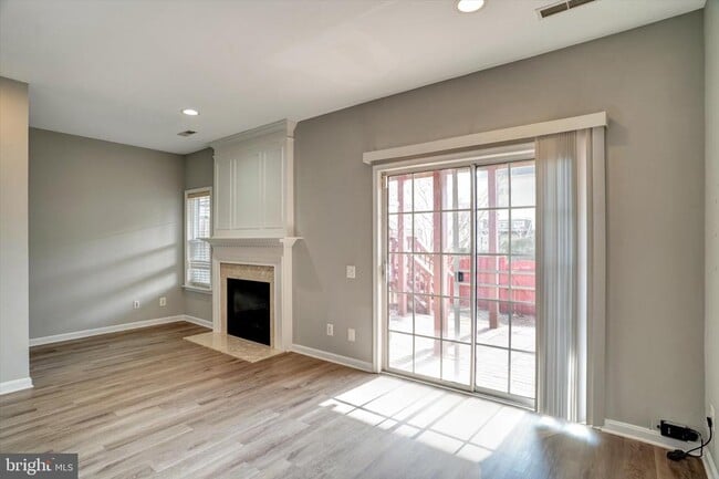 Building Photo - 43787 Virginia Manor Terrace