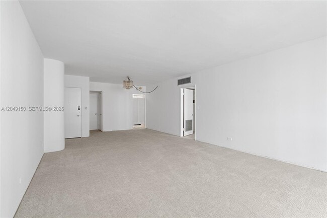Building Photo - 5005 Collins Ave