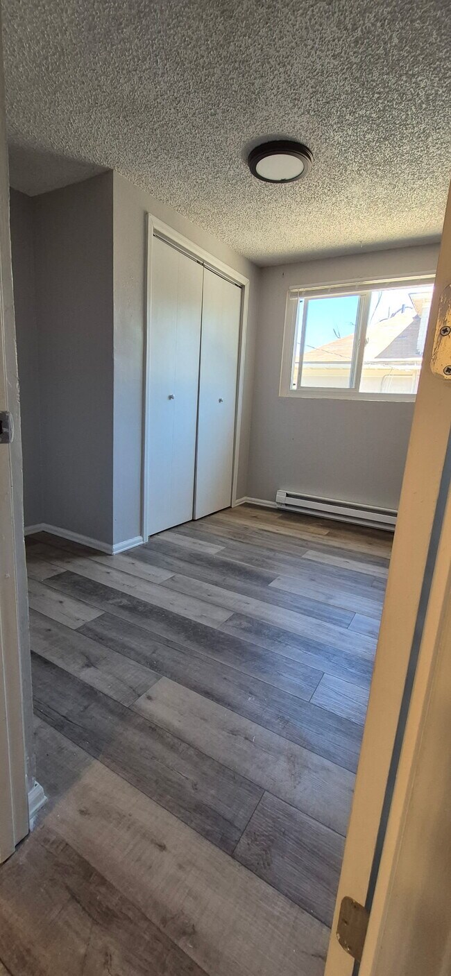 Building Photo - 1111