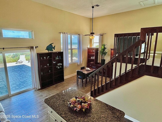 Building Photo - 799 Shell St