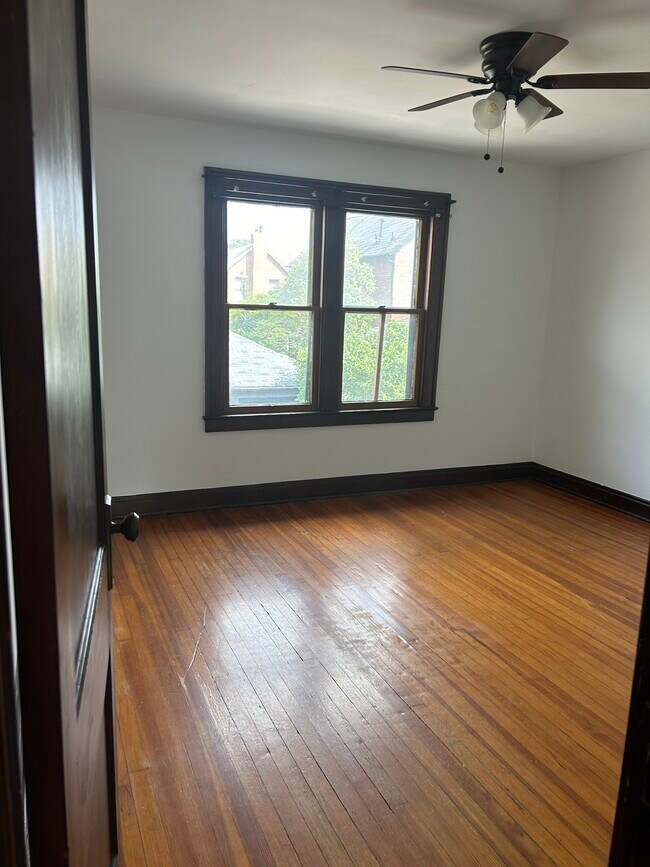 Front bedroom - 615 S 6th St