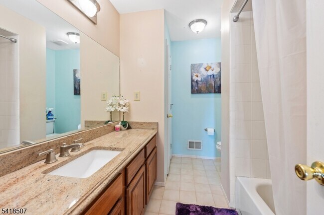 Building Photo - 29 Newell St