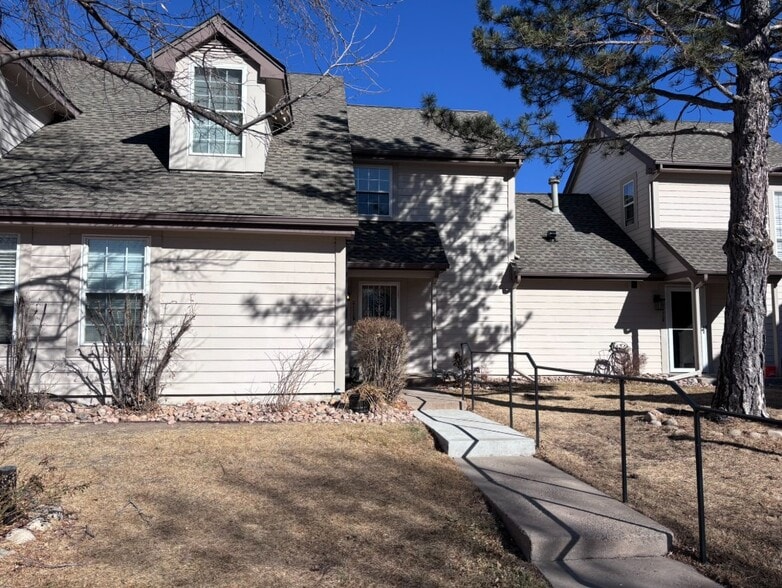 Cute curb appeal - 2172 S. Victor St.