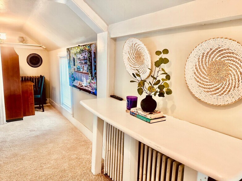 Building Photo - 230 Essex St