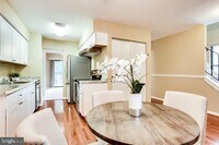 Building Photo - 939 Barton Oaks Pl