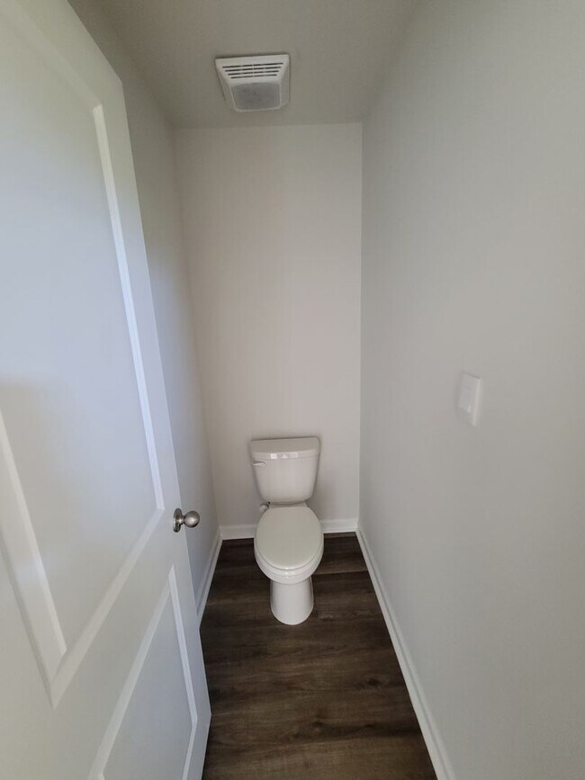 Building Photo - Gorgeous Newer Construction In Sneads Ferry!!