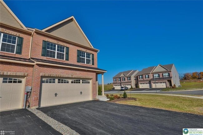 Building Photo - 1402 Caspian St