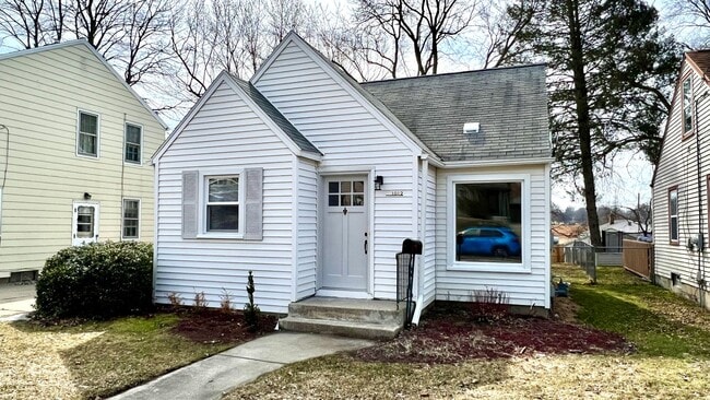 Primary Photo - 1012 Dorroll St NE