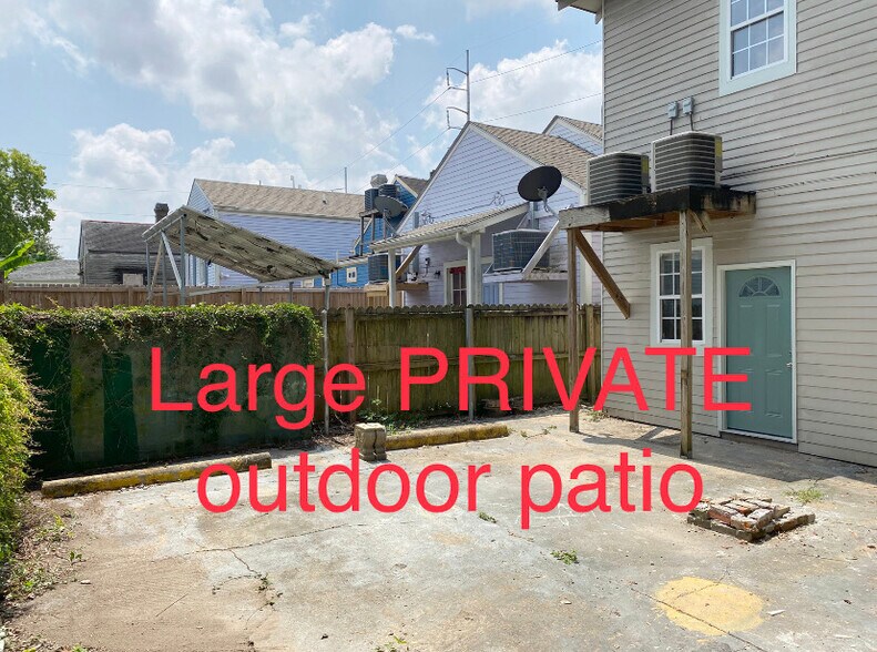 Building Photo - 2553 Saint Ann St