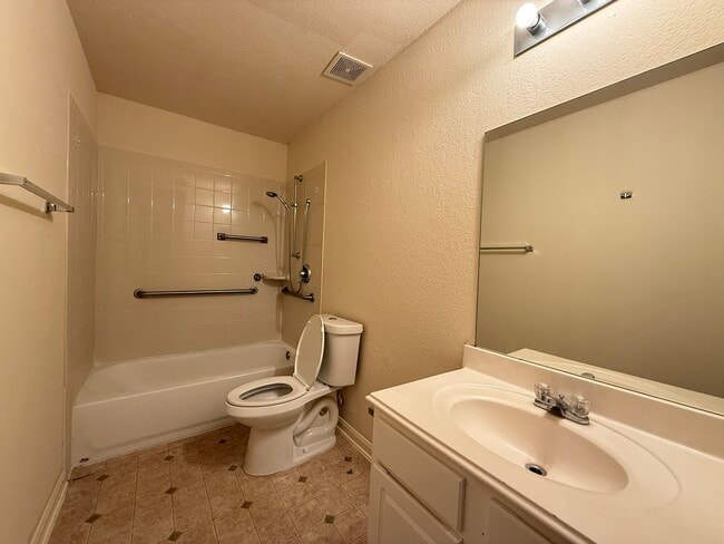 Building Photo - 15407 Western Skies Dr