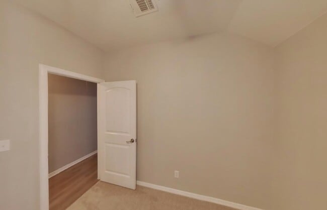 Building Photo - Comfortable 4-Bedroom Property Ready to Move In