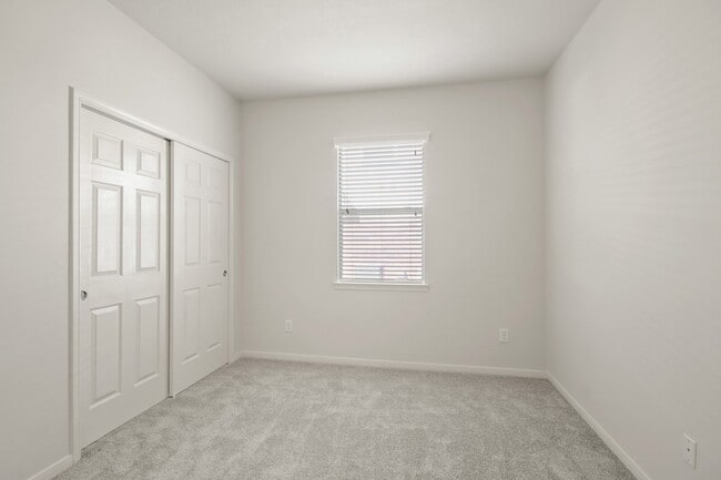 Building Photo - 15114 Cave Creek Dr