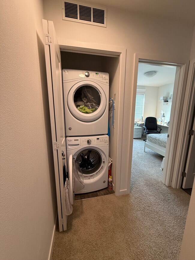 Building Photo - 1480 157th Ct NE