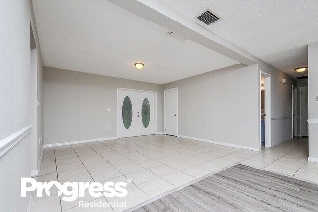 Building Photo - 3412 Groveview Dr