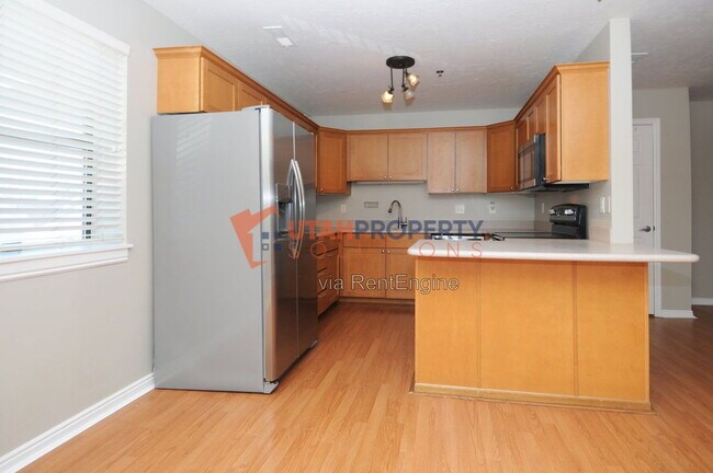 Building Photo - 960 E 100 S